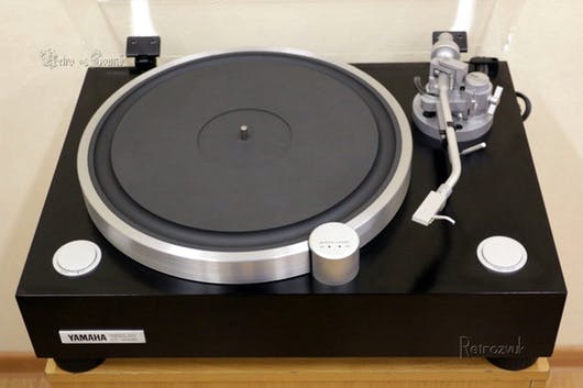 Turntable : Yamaha GT 2000