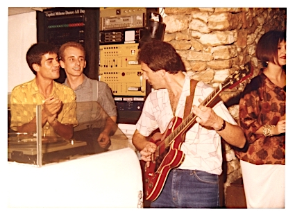 Con Pippi, Pete Tur a la guitarra y mi primera mujer, Magdalena. copy