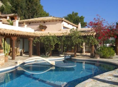 mike oldfield villa ibiza