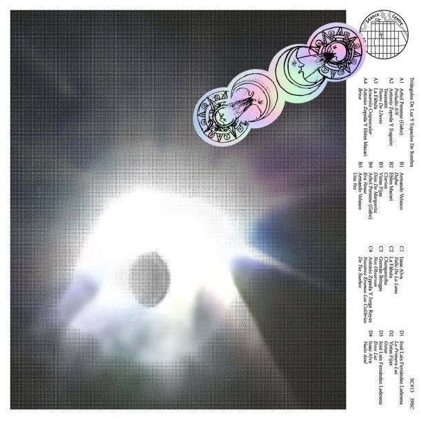 seance centre smiling C Tri​á​ngulos De Luz Y Espacios De Sombra